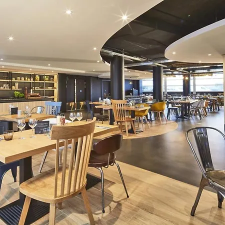 Hotel Campanile – Airport 4*