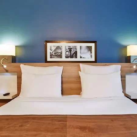 Hotel Campanile – Airport