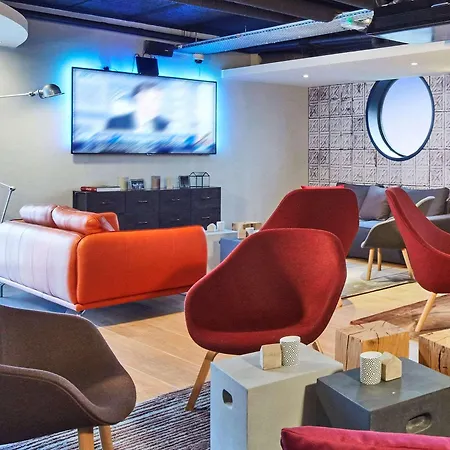 Hotel Campanile – Airport