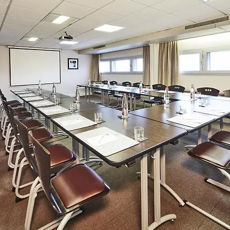 Hotel Campanile – Airport 4*